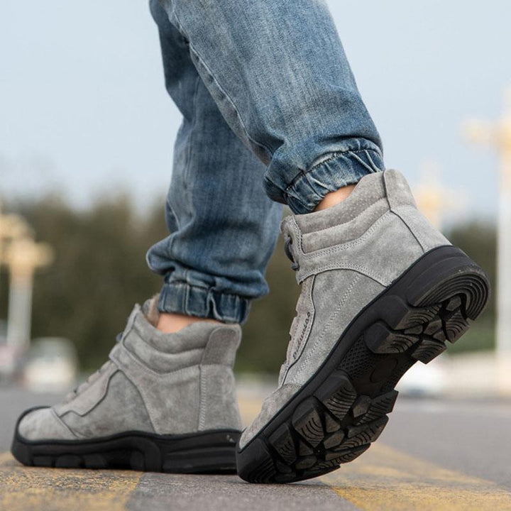 Comfortable and abrasion-resistant safety shoes with velvet for winter EB