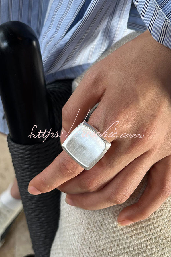 French Vintage-style Polished Ring