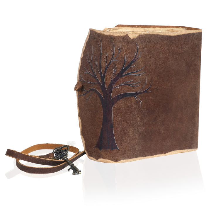 Handmade Vintage Notebook with Leather Look and Lock Closure – For Creative Minds
