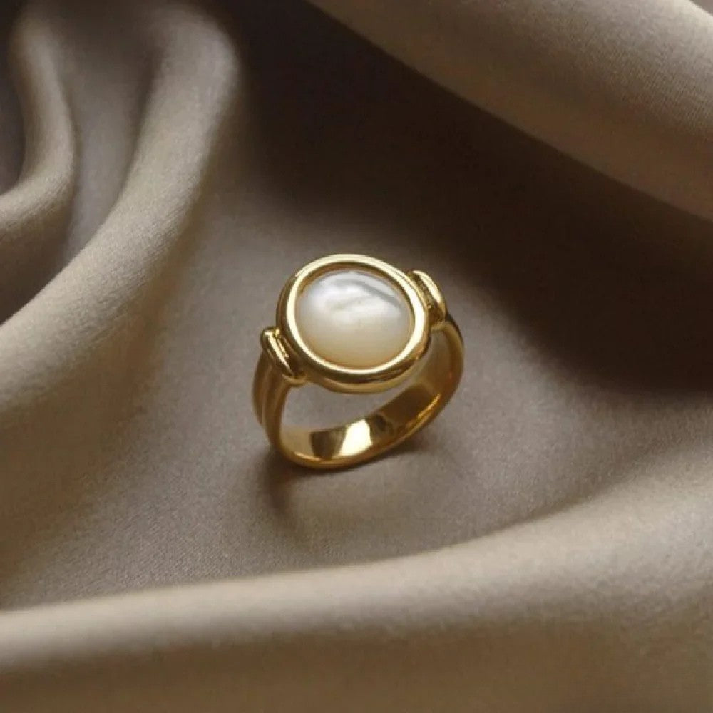 Zoë™  |  Elegant Pearl Ring