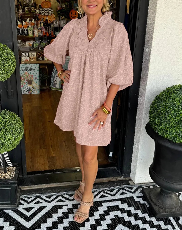 Short Women's Jacquard Dress with V-Neck and Puff Sleeves for Chic Elegant Style