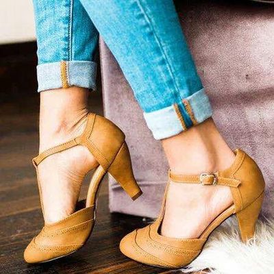 Graceful Orthopedic Sandals for a Modern Look, view 4 - Elena Harper