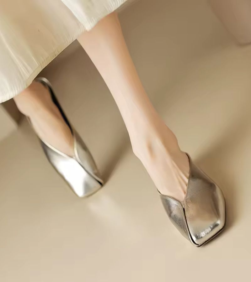 Delia | Mule Flat in Pure Leather for Walking in Freedom