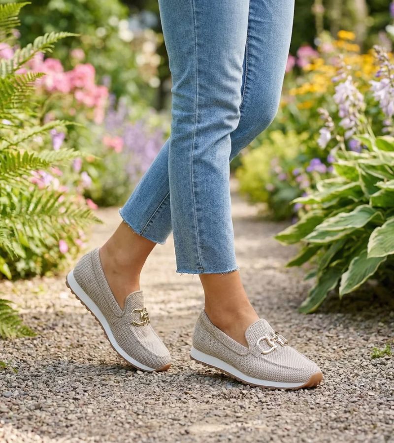 Susie | Moccasins with Golden Buckle – Light Feet from Morning to Evening