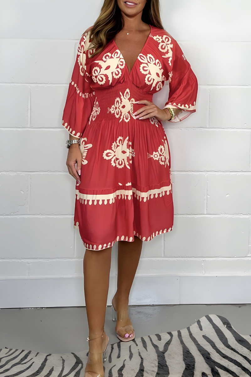 Elegant dress with pattern and V-neck – perfect for any occasion