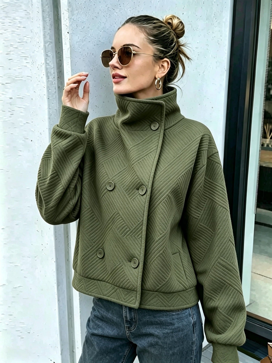 Double-breasted women's coat with high collar - Elegant and warm