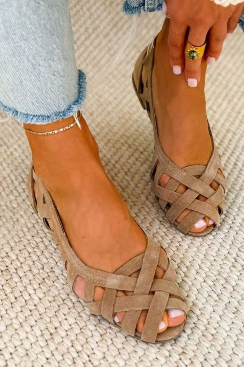 Flat open-toe sandals with woven fabric