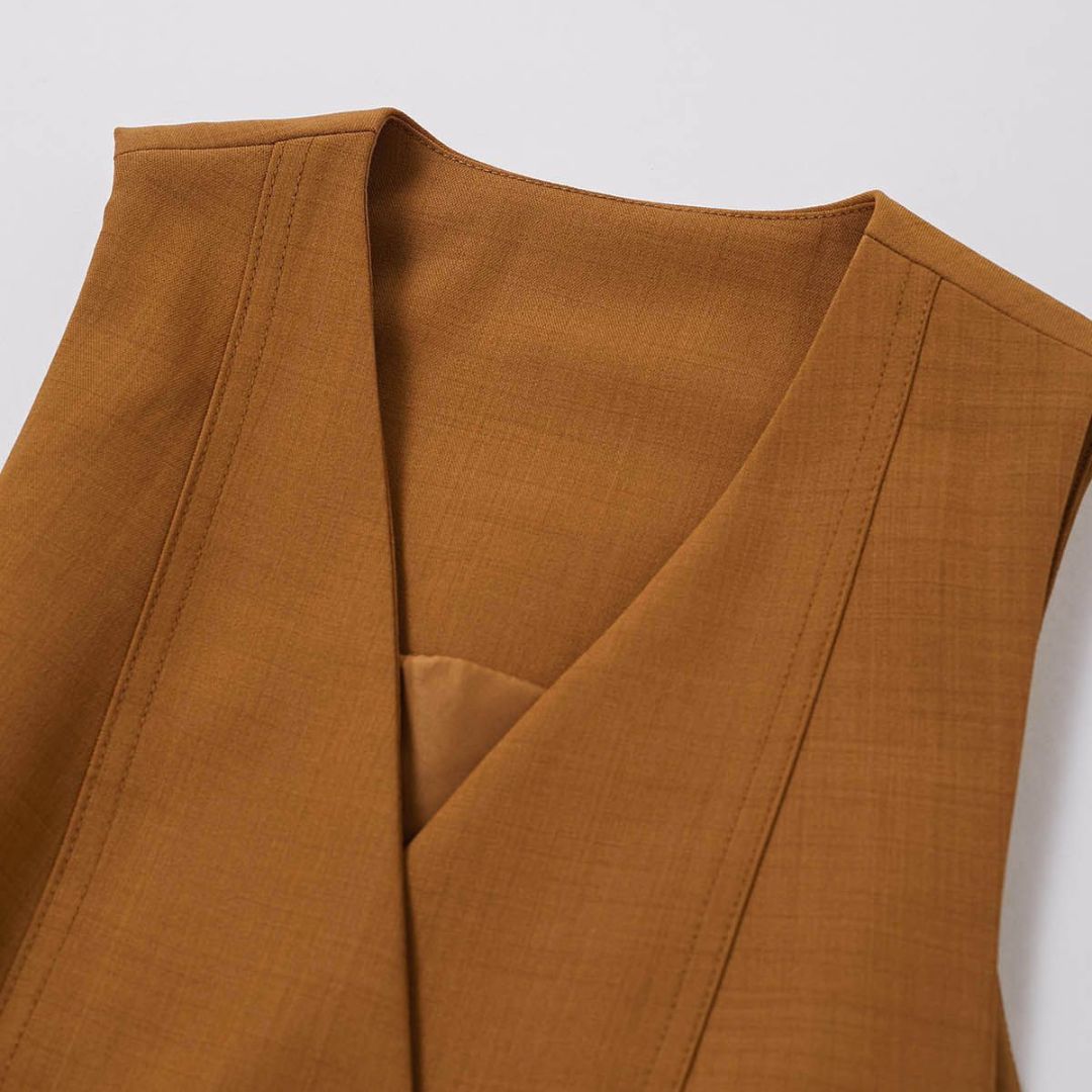 Peplum Jacket with a Striking Collar and Waist-Fitting Design - Gemma