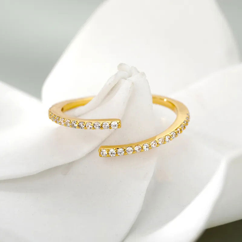 Eliandrea™  |  Classic Zirconia Ring