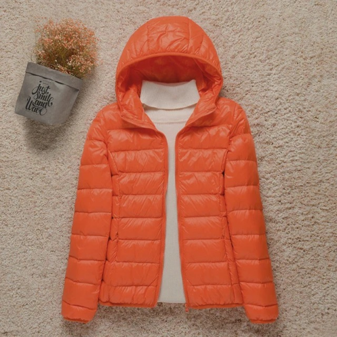 Lightweight Padded Women's Jacket with Functional Hood for Everyday Use