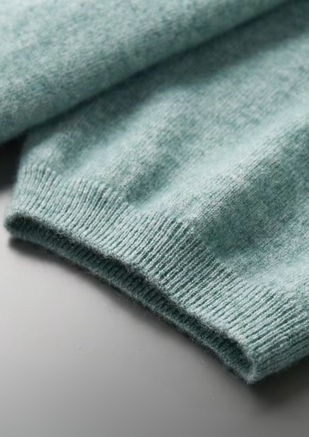 100% CASHMERE CLASSIC CREWNECK T-SHIRT