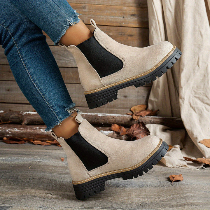 Yvonne Modern and Elegant Chelsea Platform Ankle Boots - Elena Harper