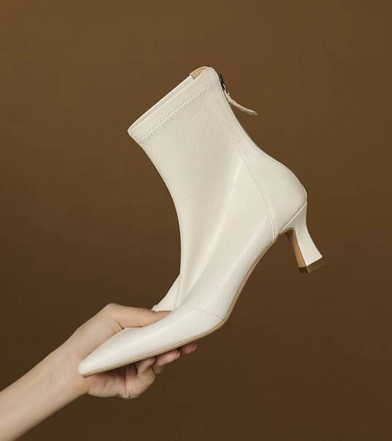 Fulvia | Minimal leather ankle boots with mid heel