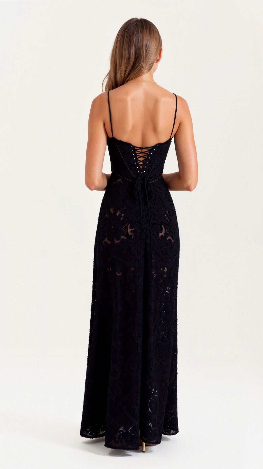 Pavia | Maxi wedding dress with thin straps and flowing design for women