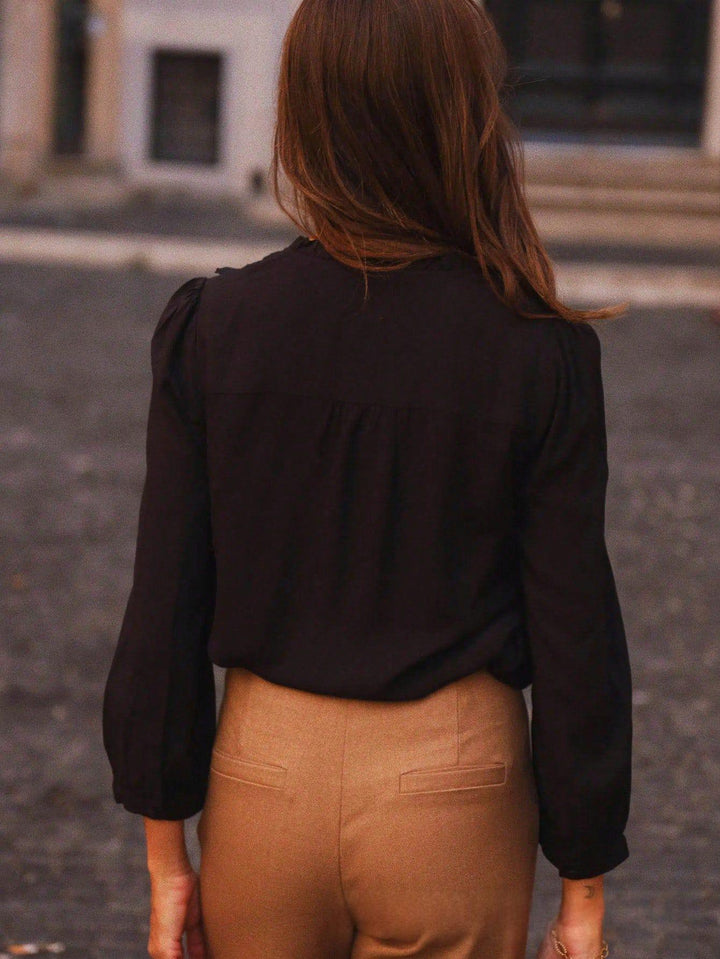 Top with lace insert - Simple and feminine