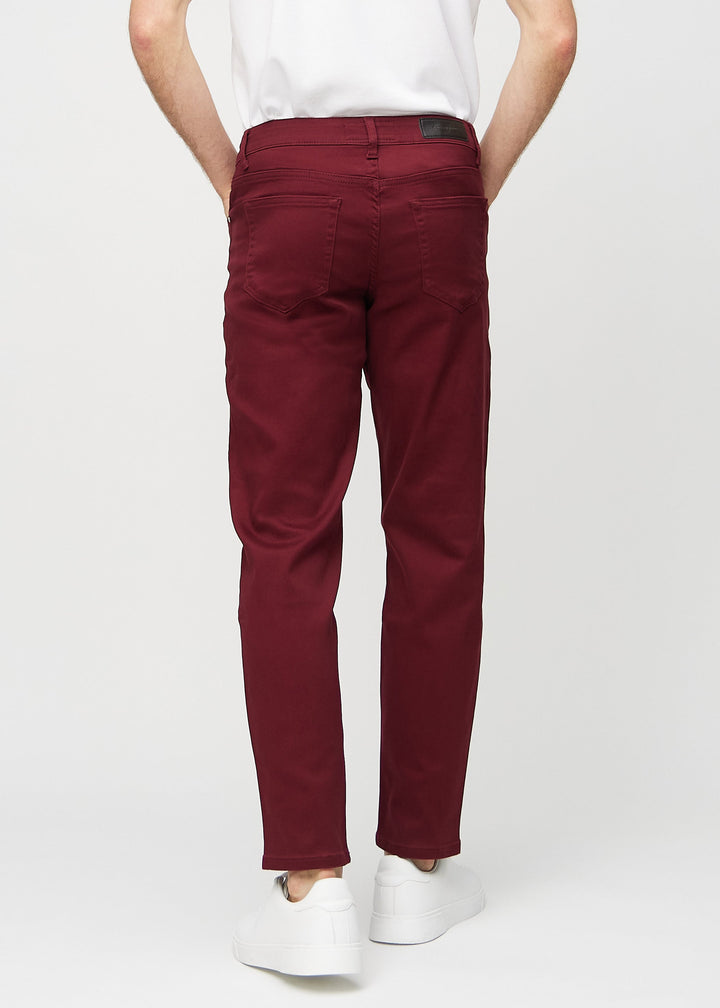 Men's Regular Fit Stretch Jeans with Deep Pockets