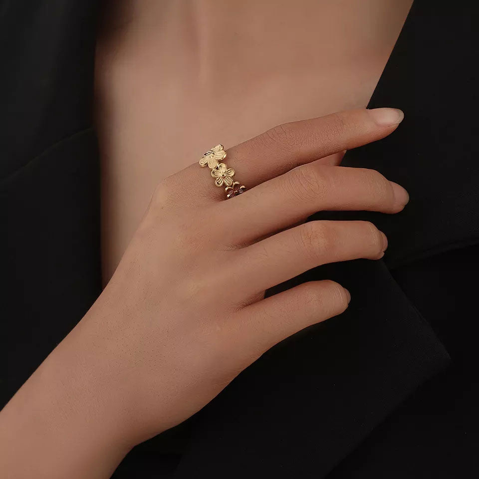 Thalireine™  |  18k Gold Ring
