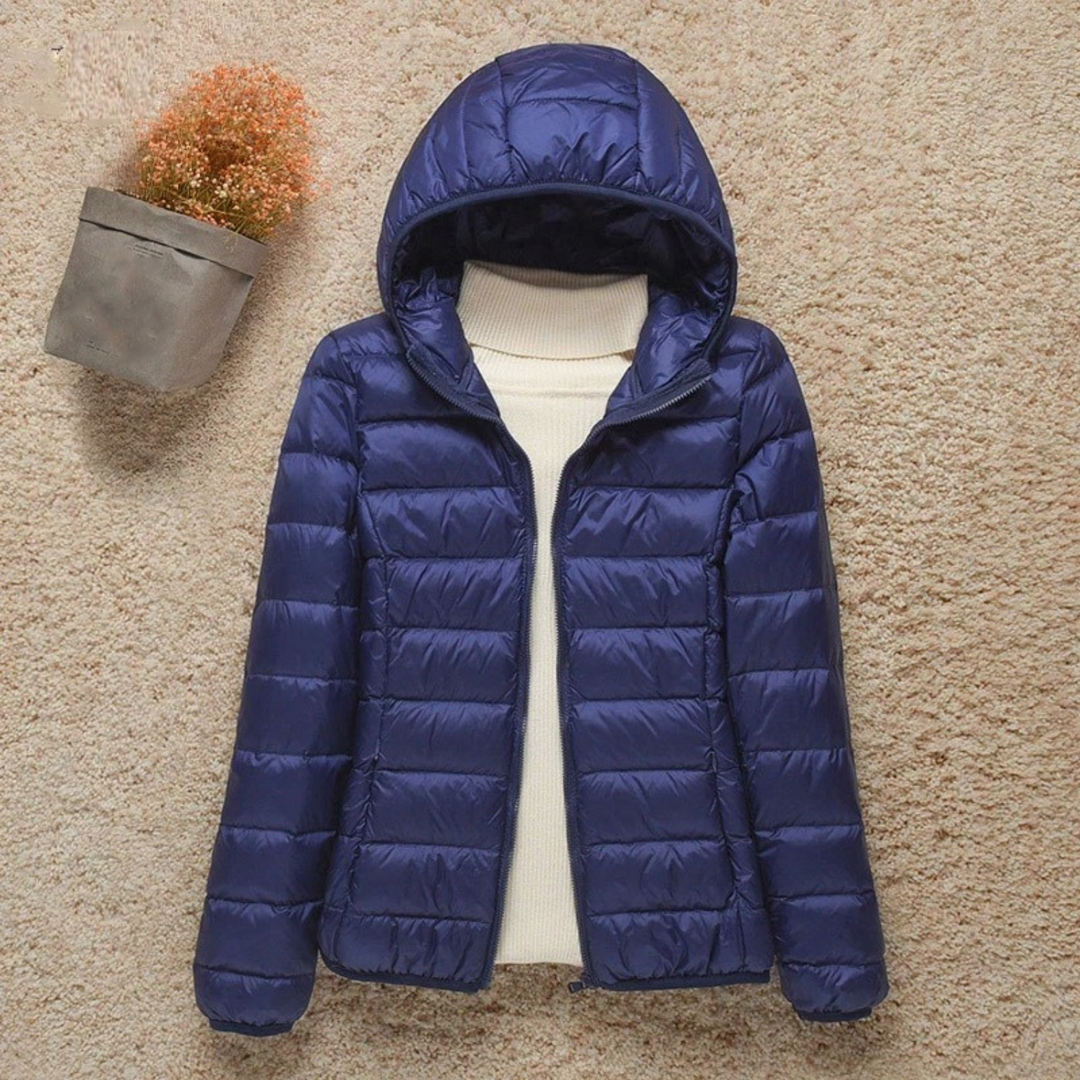 Lightweight Padded Women's Jacket with Functional Hood for Everyday Use