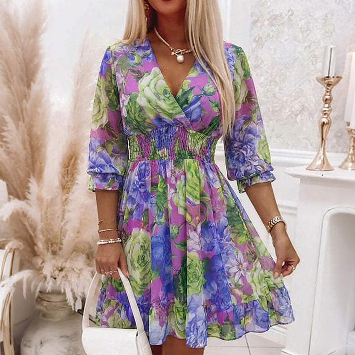 Short Women's Fluid Floral V-Neck Dress for a Light and Elegant Summer Style