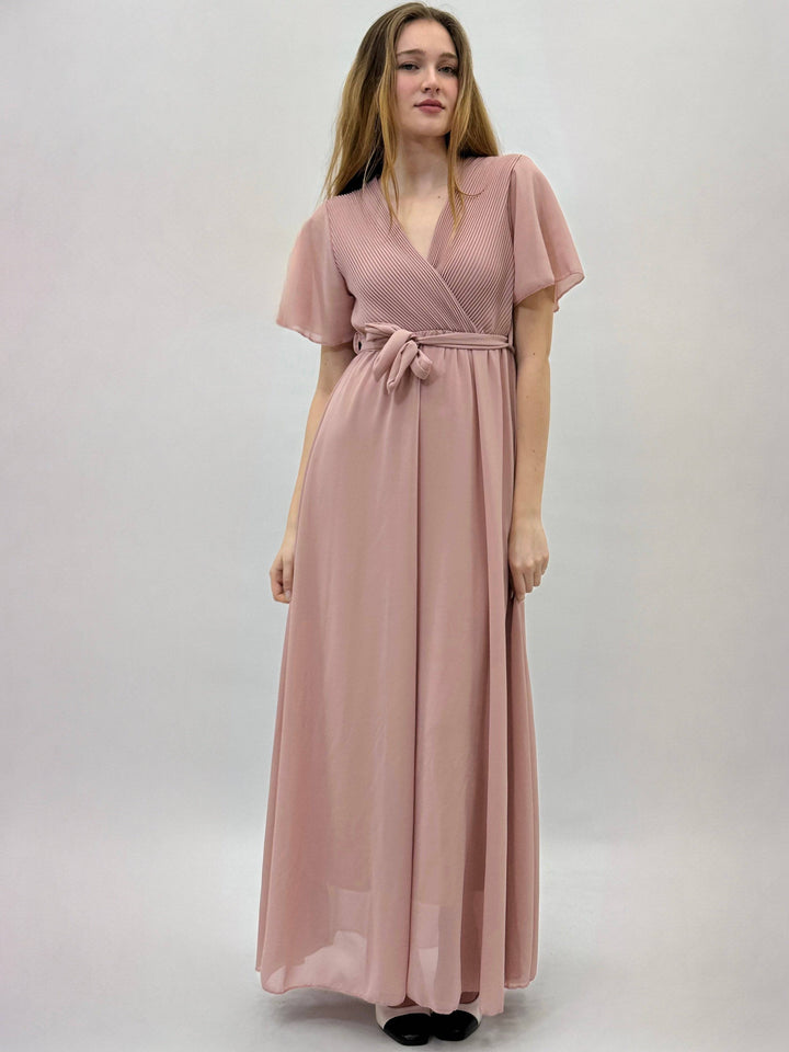 Emma & Rose Cape Town Margot™ flowing dress, lightweight abiti with a flowing silhouette and elegant design, displayed on a hanger.
