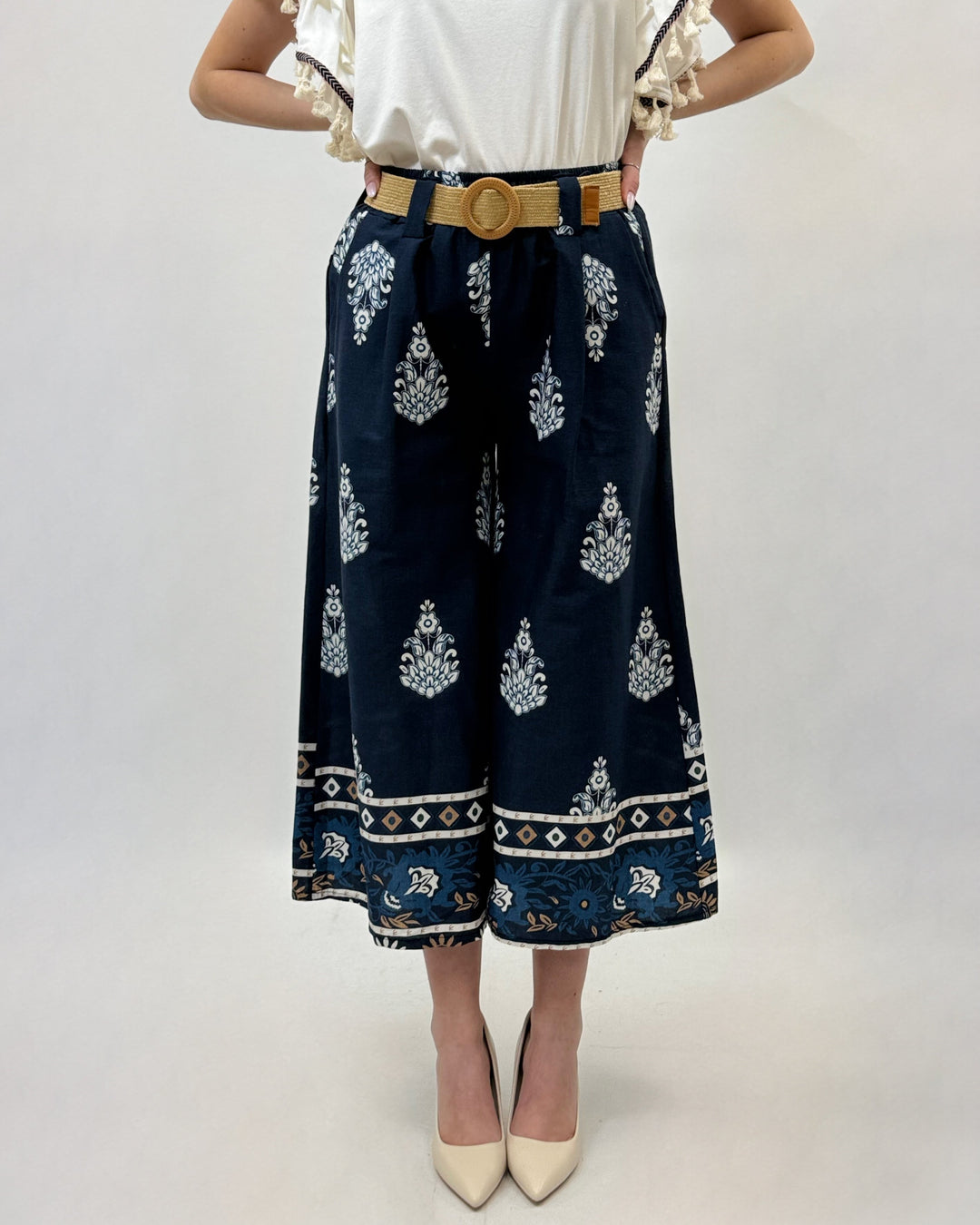 Marisa™  |  Embroidered Trousers Belt Detail