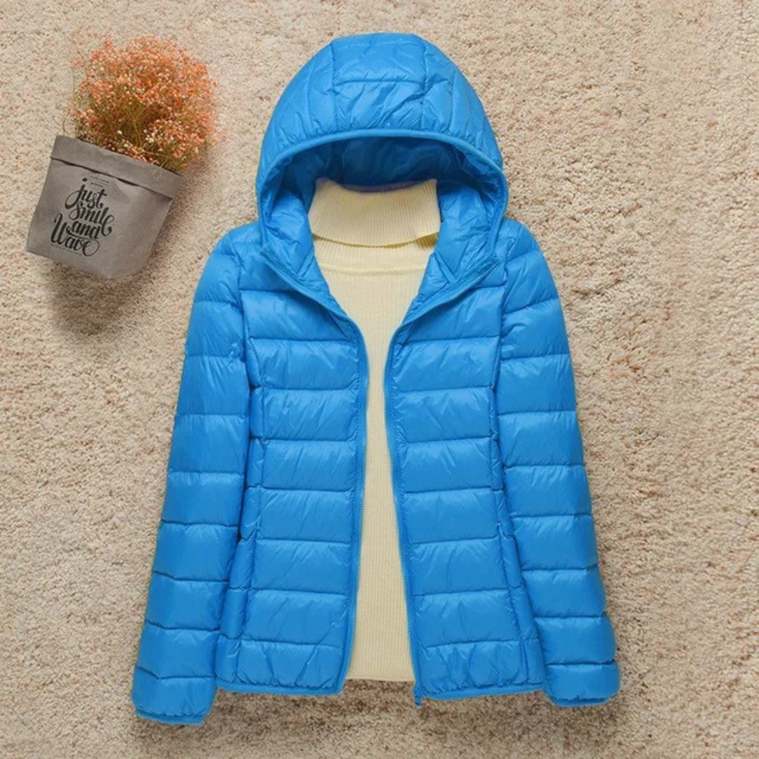 Lightweight Padded Women's Jacket with Functional Hood for Everyday Use
