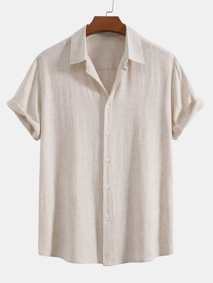 Men's linen-blend shirt with short sleeves, button placket and relaxed fit.