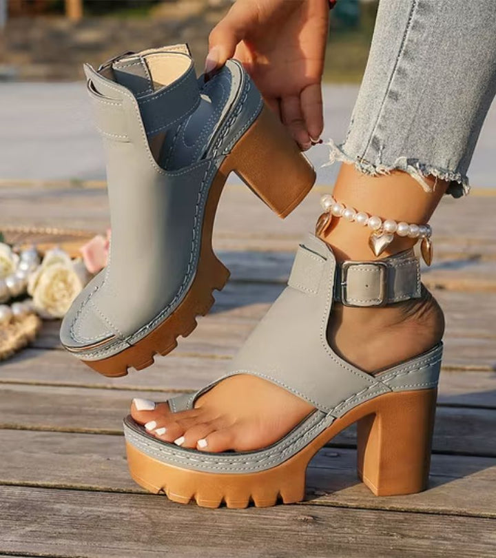 Alizia | The Platform Sandals that Combine Height