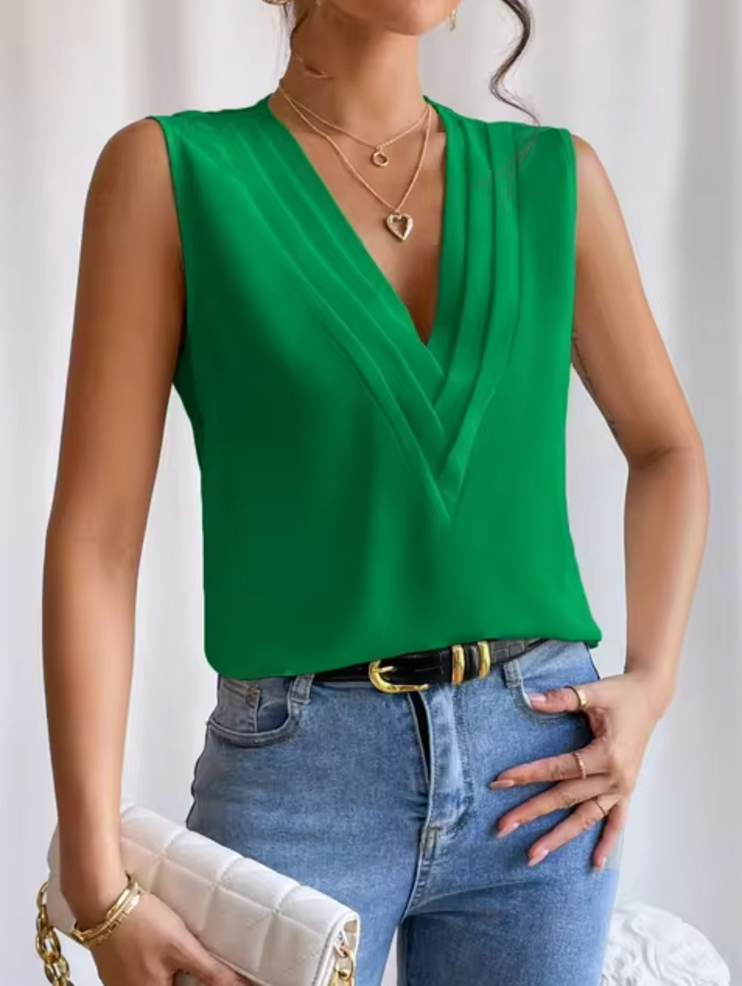 Nicole | Elegant Sleeveless V-Neck Top