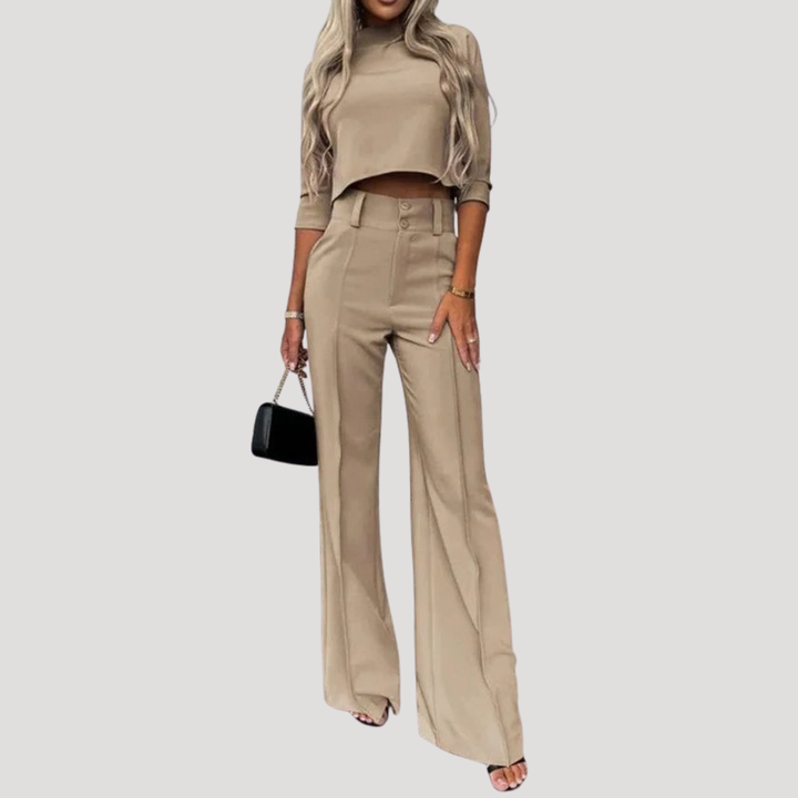 Coordinated Women's Set: Cropped Top and Wide-Leg Pants