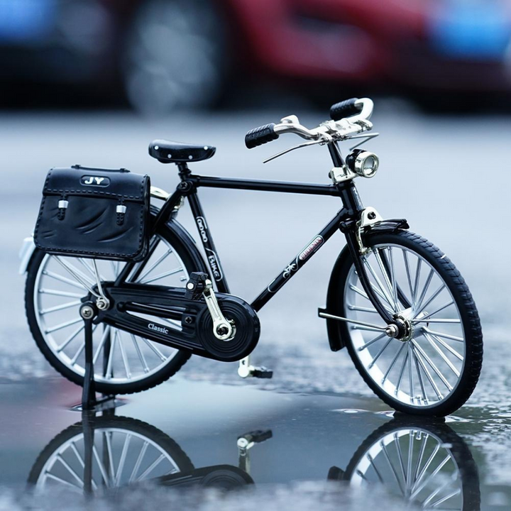 ClassiCycle DIY Bicycle Model for the True Model Maker, view 3 - Elena Harper