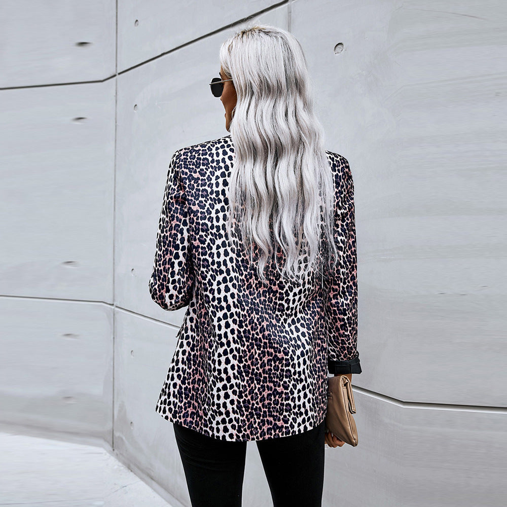 Women's leopard print blazer - Trendy and bold