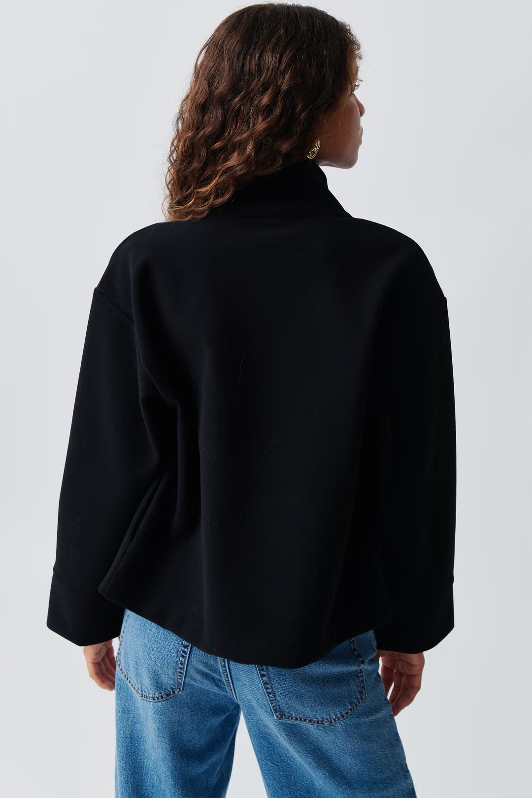 Dahlia | Fashionable Short Coat with Elegant Collar