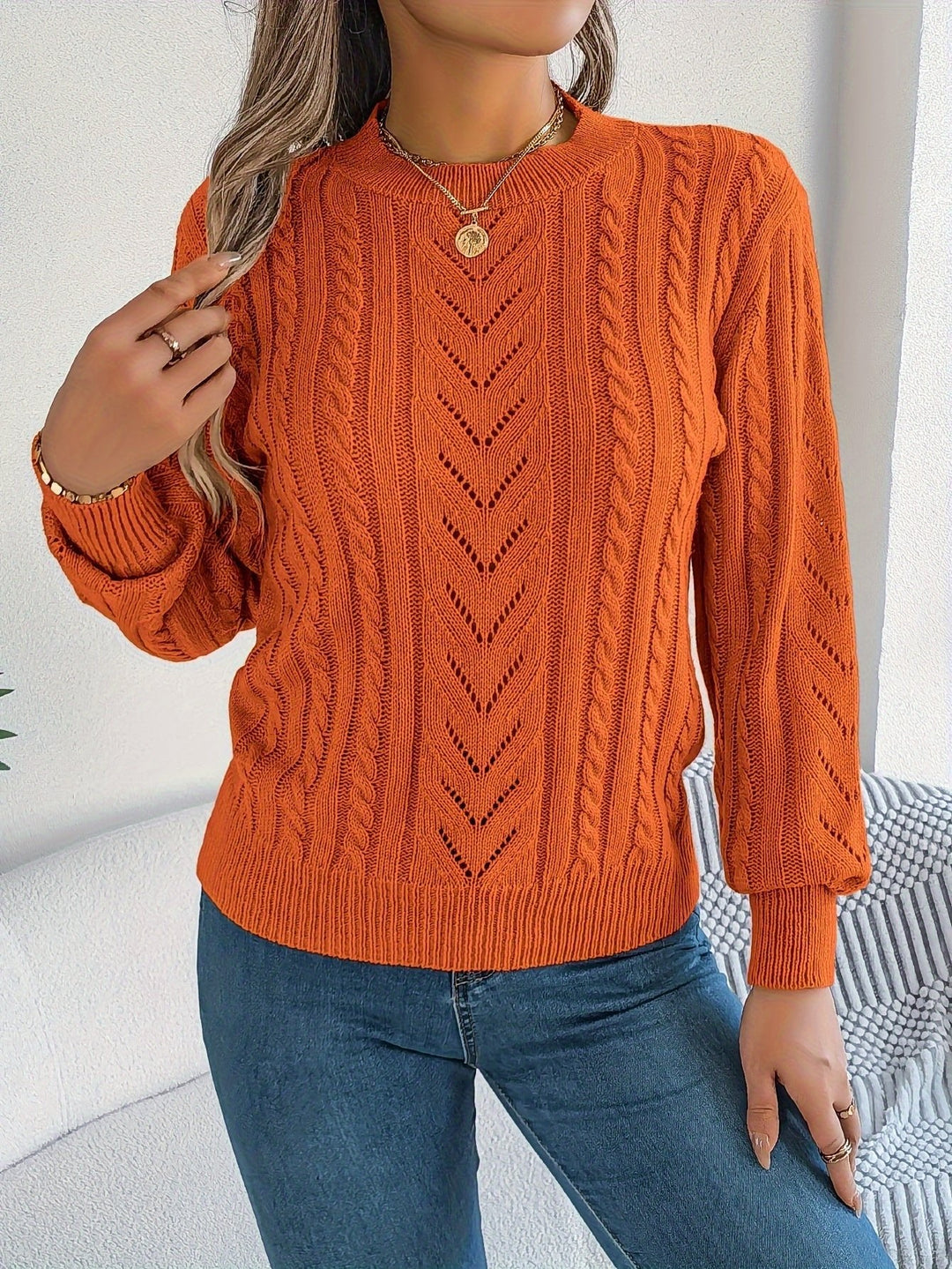 Laura | Classic and Cozy Cable Knit Sweater with Round Neck