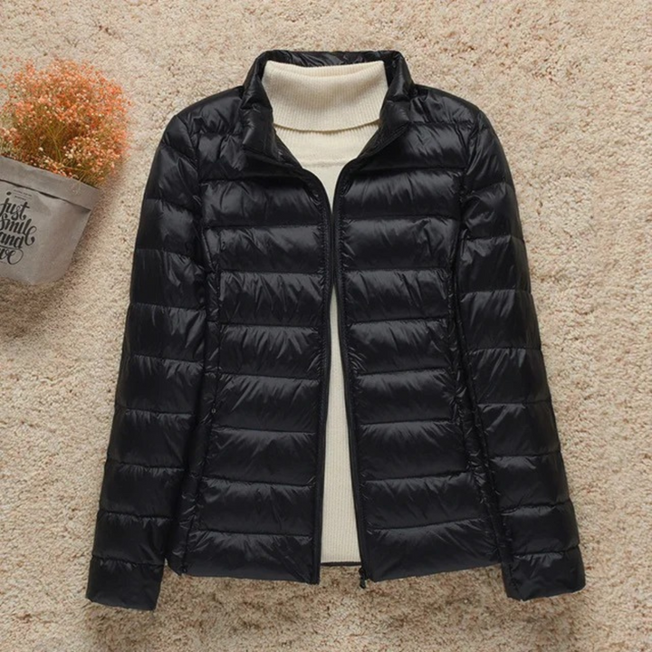 Lightweight Padded Women's Jacket with Functional Hood for Everyday Use
