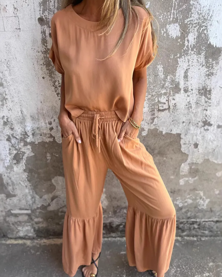 Aneri Two-Piece: Set of Top and Pants with Gathered Hem - Elena Harper