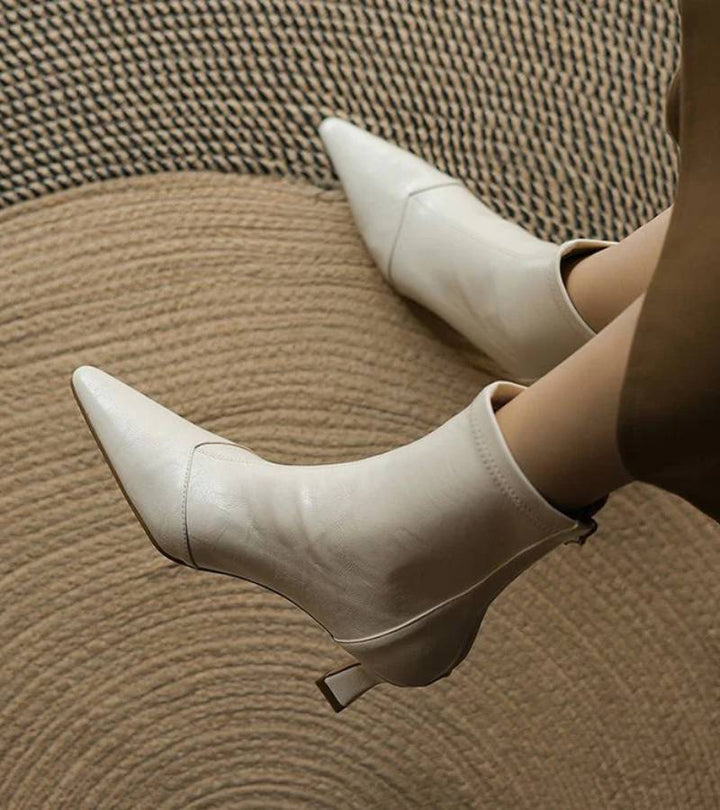 Fulvia | Minimal leather ankle boots with mid heel