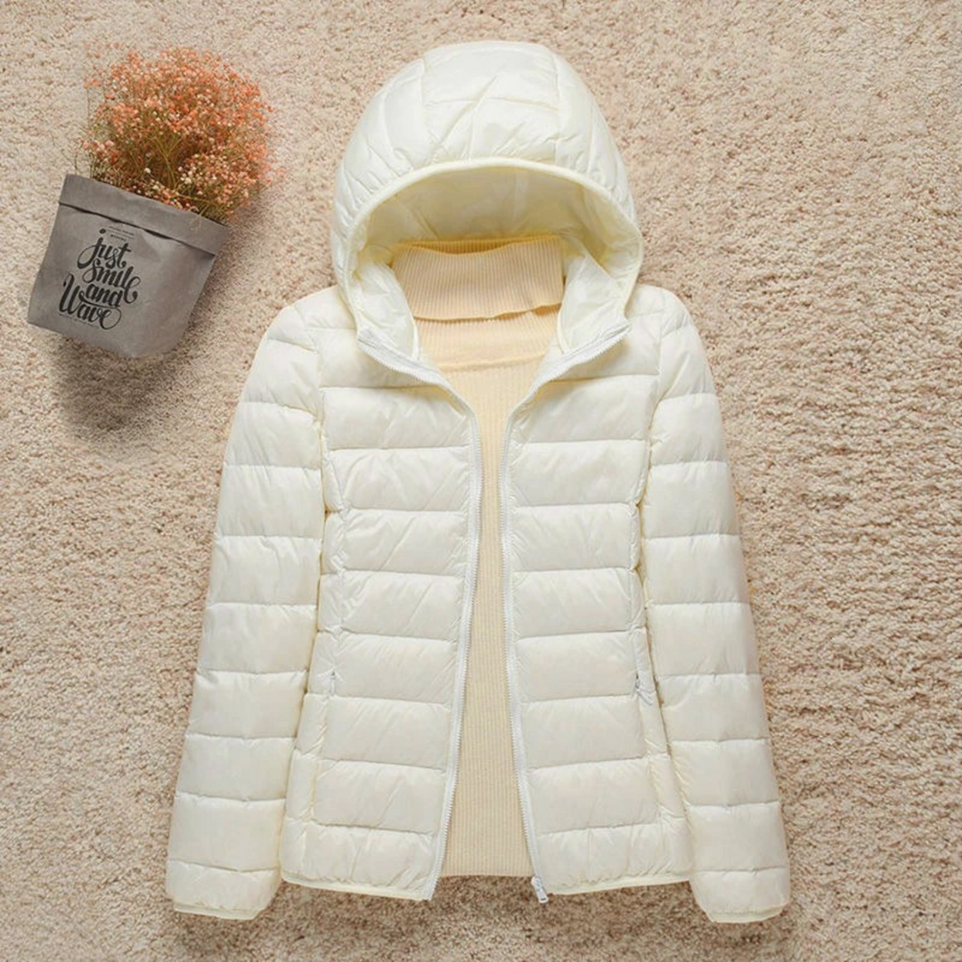 Lightweight Padded Women's Jacket with Functional Hood for Everyday Use