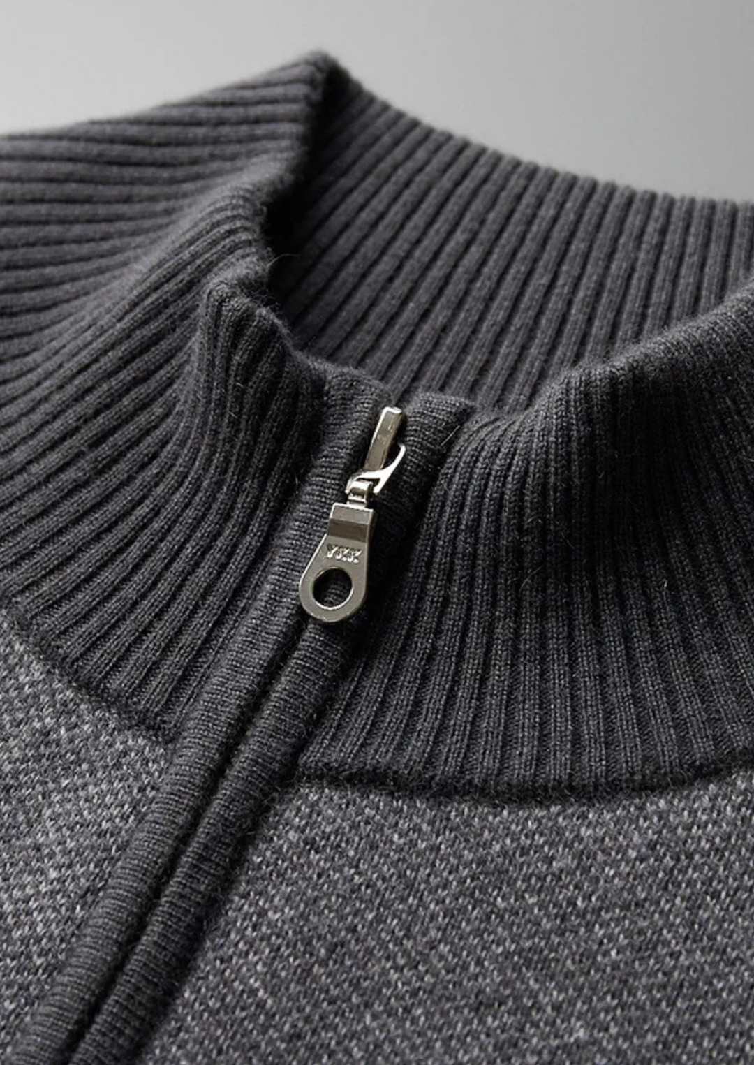 100% CASHMERE JACQUARD ZIP CARDIGAN.