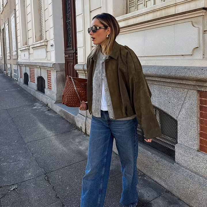 Oversized women's jacket with suede effect, loose fit, modern mid-season style