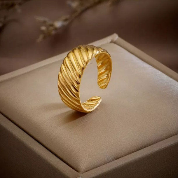 Zayalynne™  |  Ring 18k Gold
