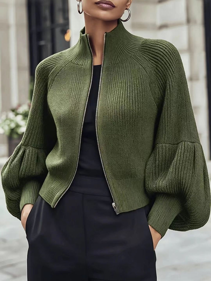 Fluffy sweater for women with lantern sleeves - Soft and textured