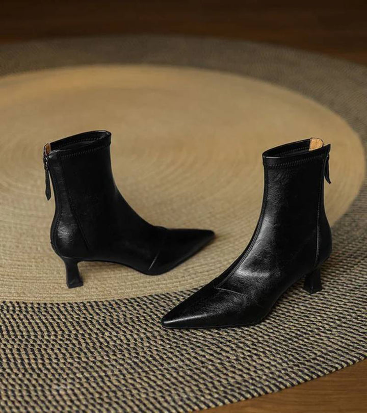 Fulvia | Minimal leather ankle boots with mid heel