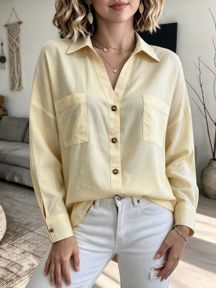 Button-up Women's Shirt with Pockets - Casual and Practical