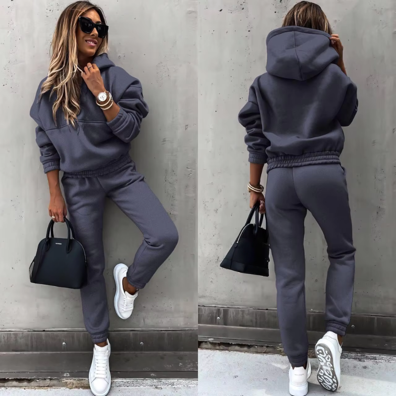 Samira – Women's Warm Jogging Set