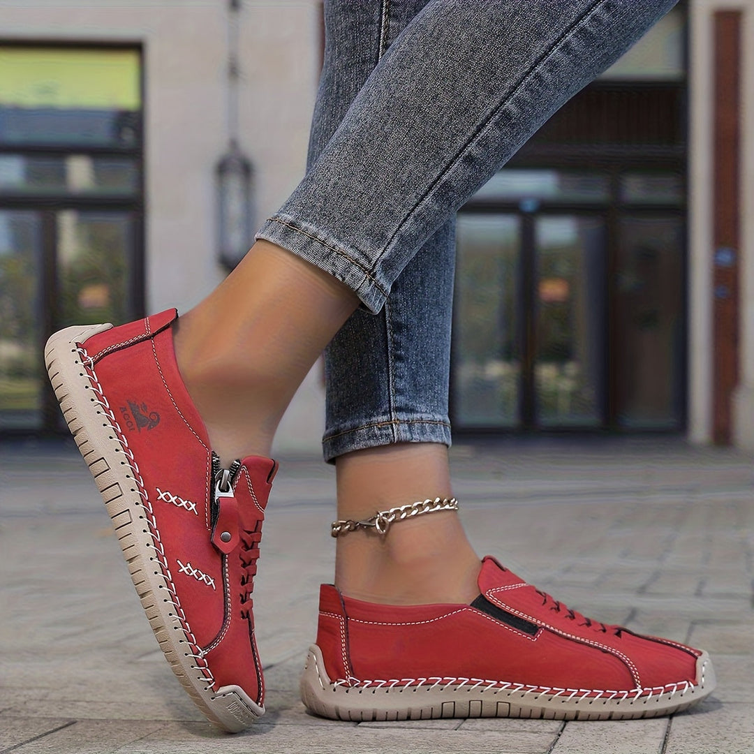 Katherine – A refined comfort with a practical zip closure