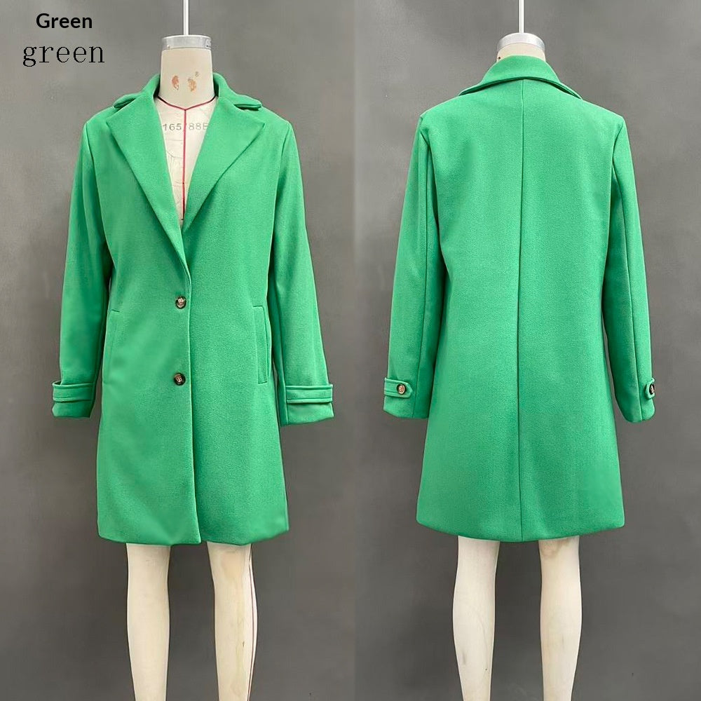 Mid-length women's coat with lapels - Retro and chic