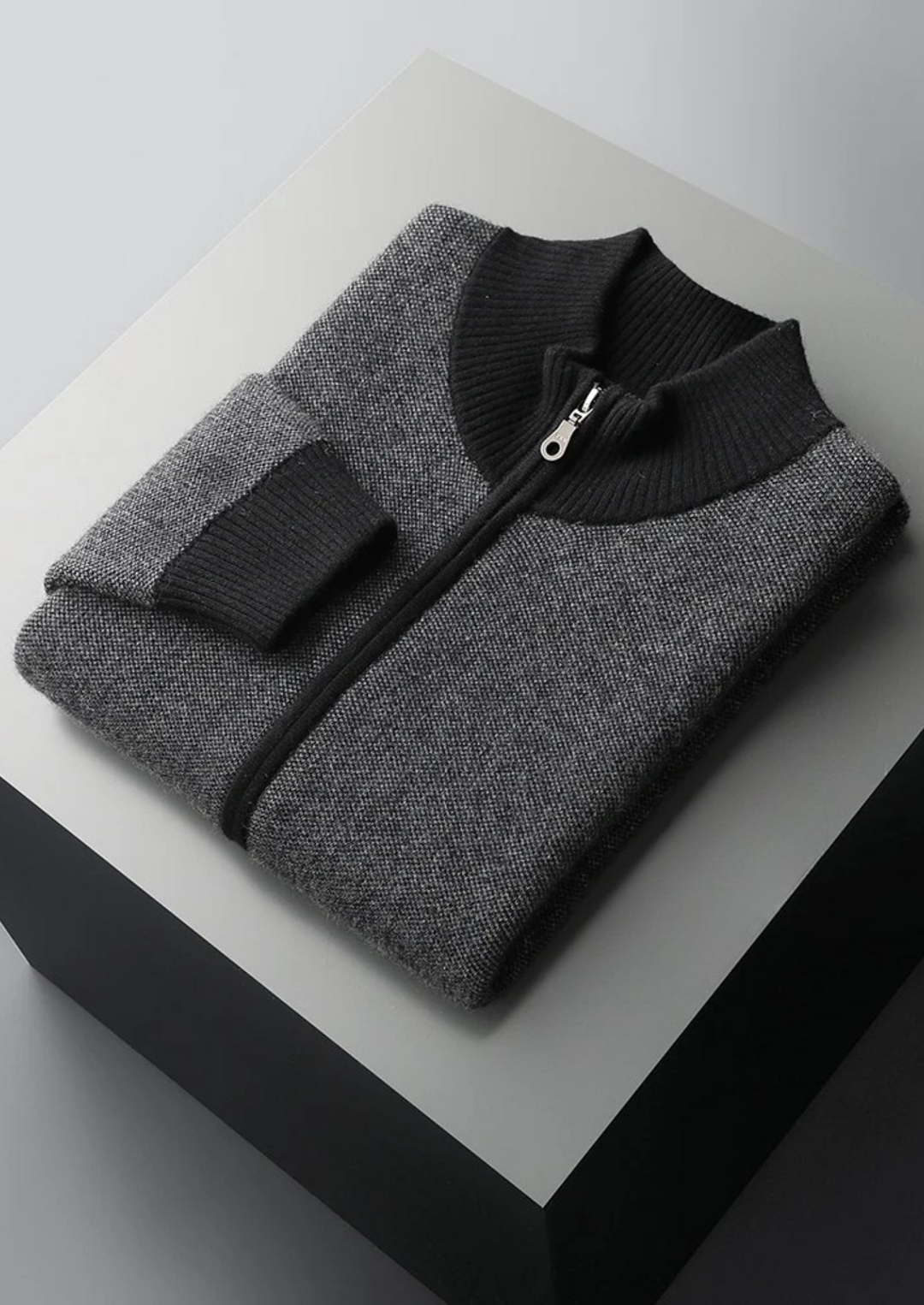 100% CASHMERE JACQUARD ZIP CARDIGAN.