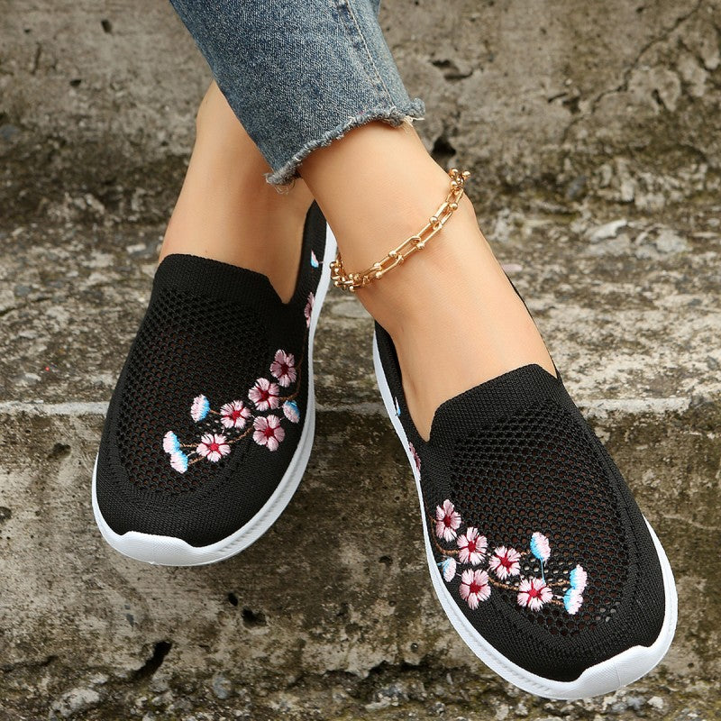 Breathable Shoes with Floral Embroidery EB