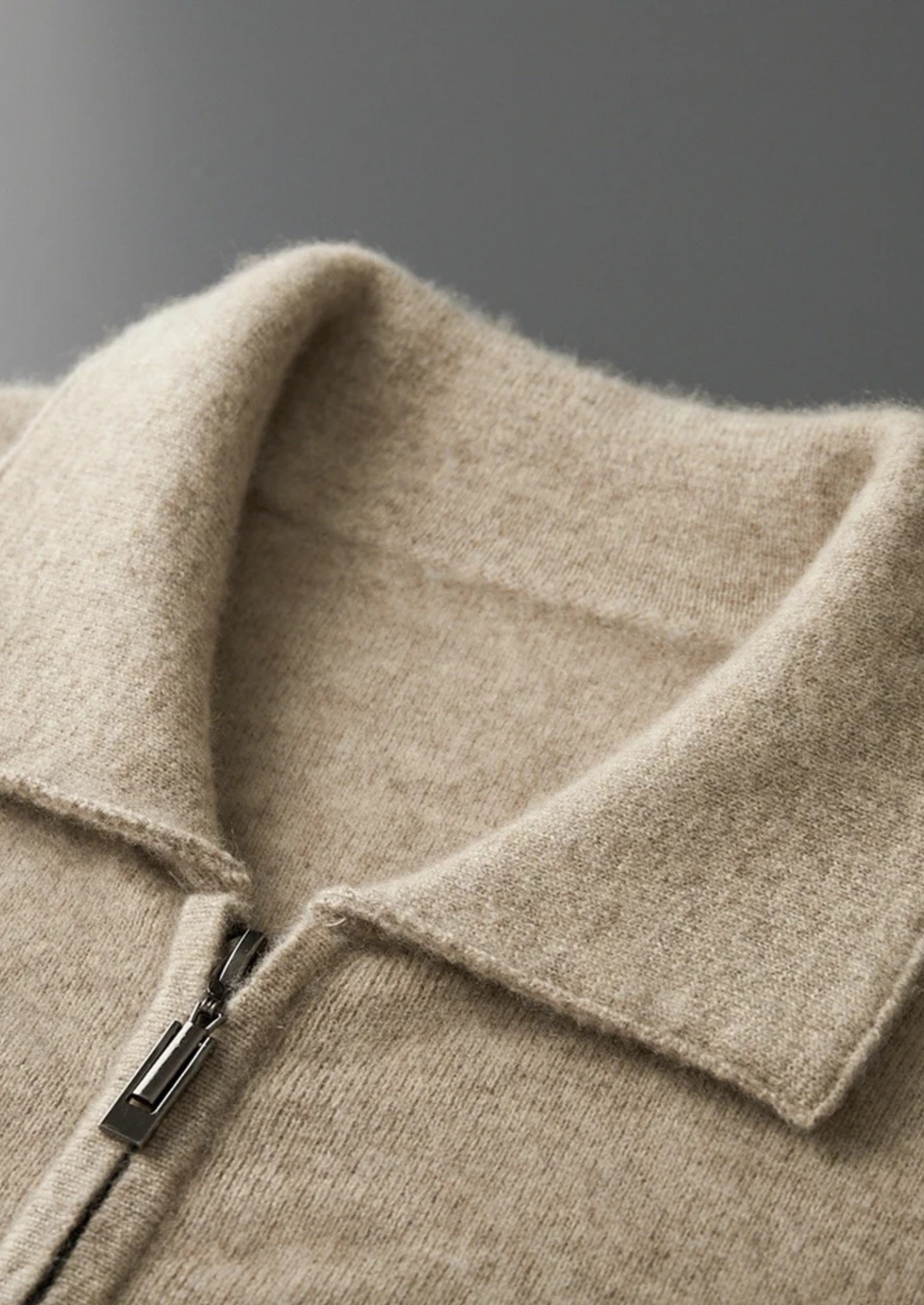 100% CASHMERE ZIP POLO CARDIGAN.